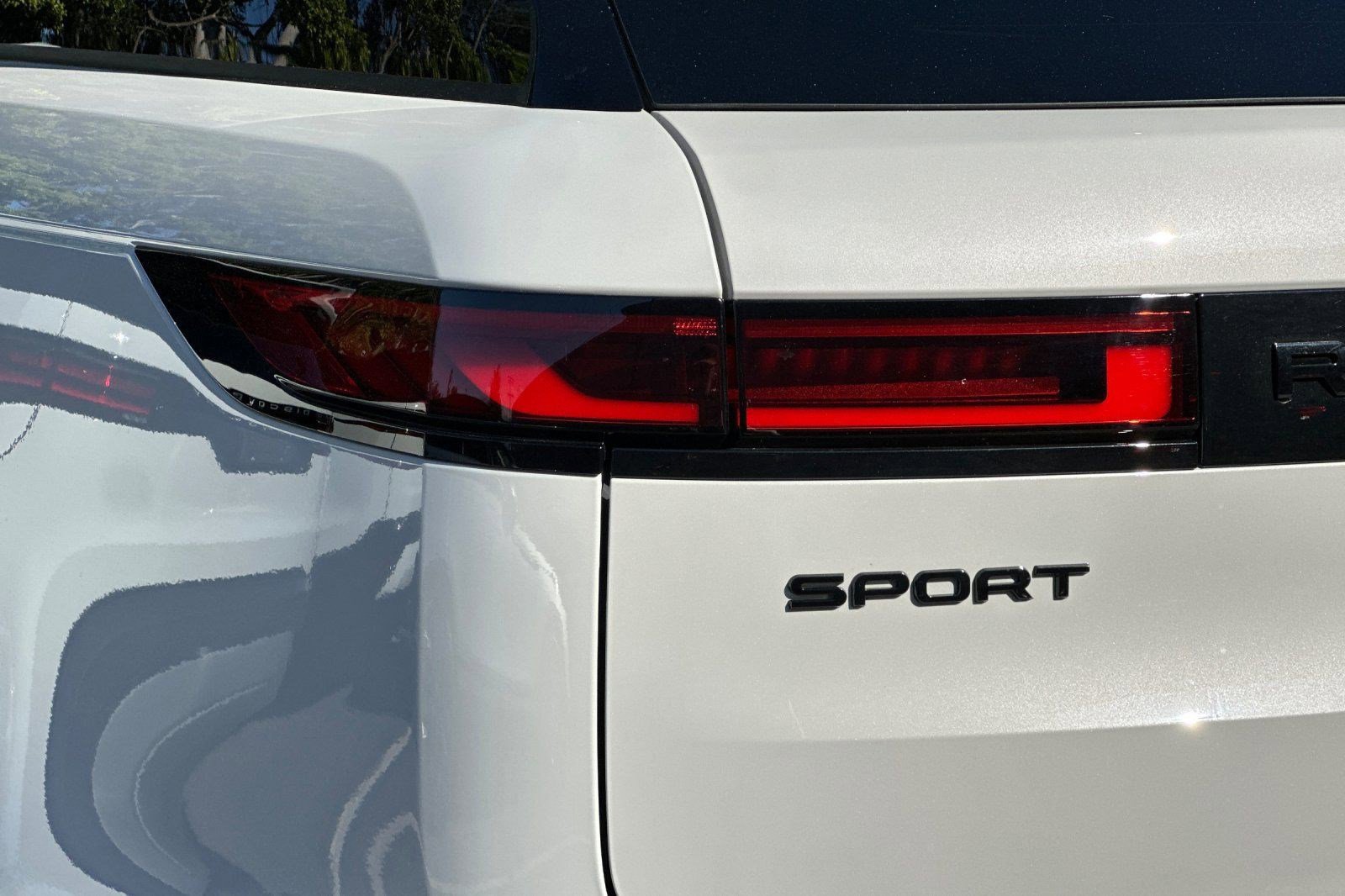 New 2026 Land Rover Range Rover Sport Dynamic SE AWD/4WD image 12