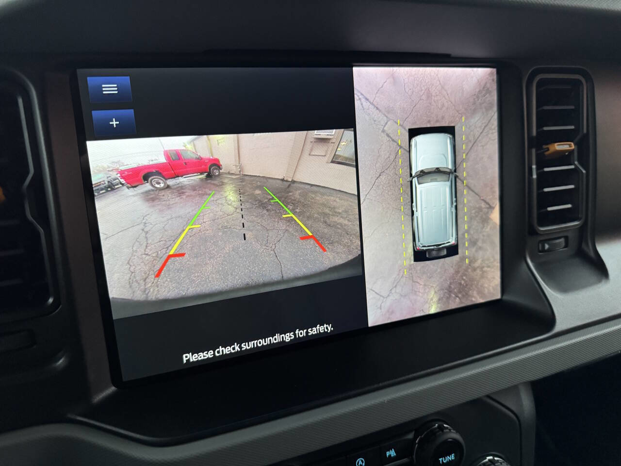 Used 2023 Ford Bronco Badlands image 12