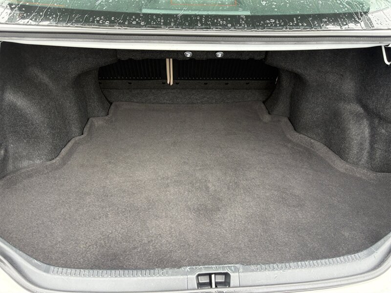Used 2013 Toyota Camry LE FWD image 18