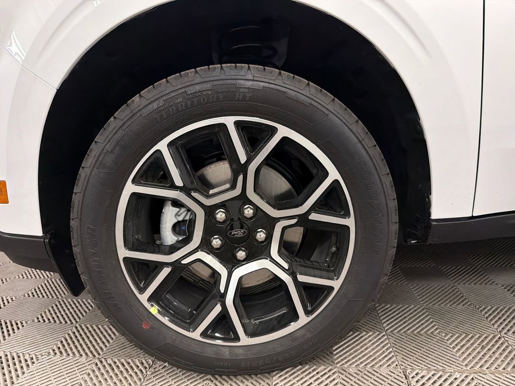 New 2026 Ford Maverick Lariat AWD/4WD image 11