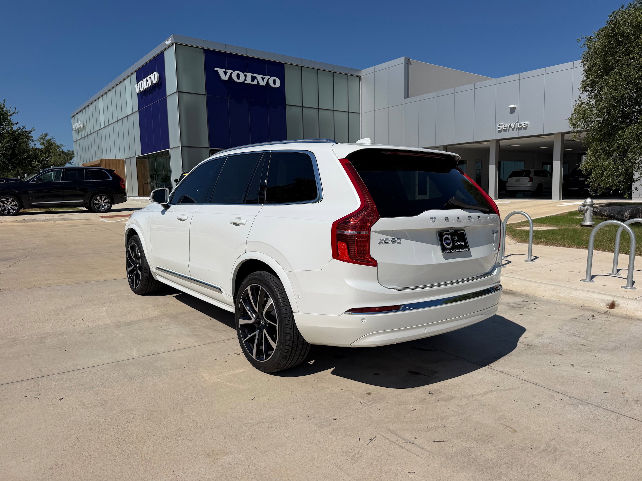 Certified 2024 Volvo XC90 B6 Ultimate w/ Lounge Package AWD/4WD image 4