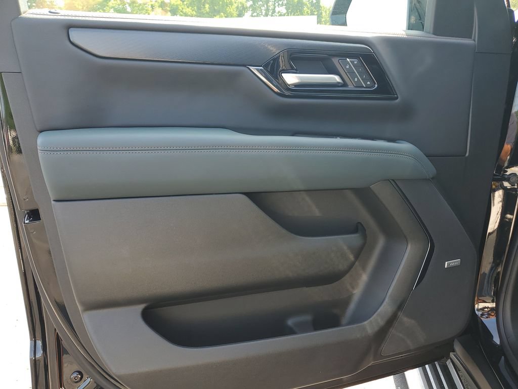 New 2026 GMC Yukon AT4 w/ AT4 Premium Plus Package AWD/4WD image 16