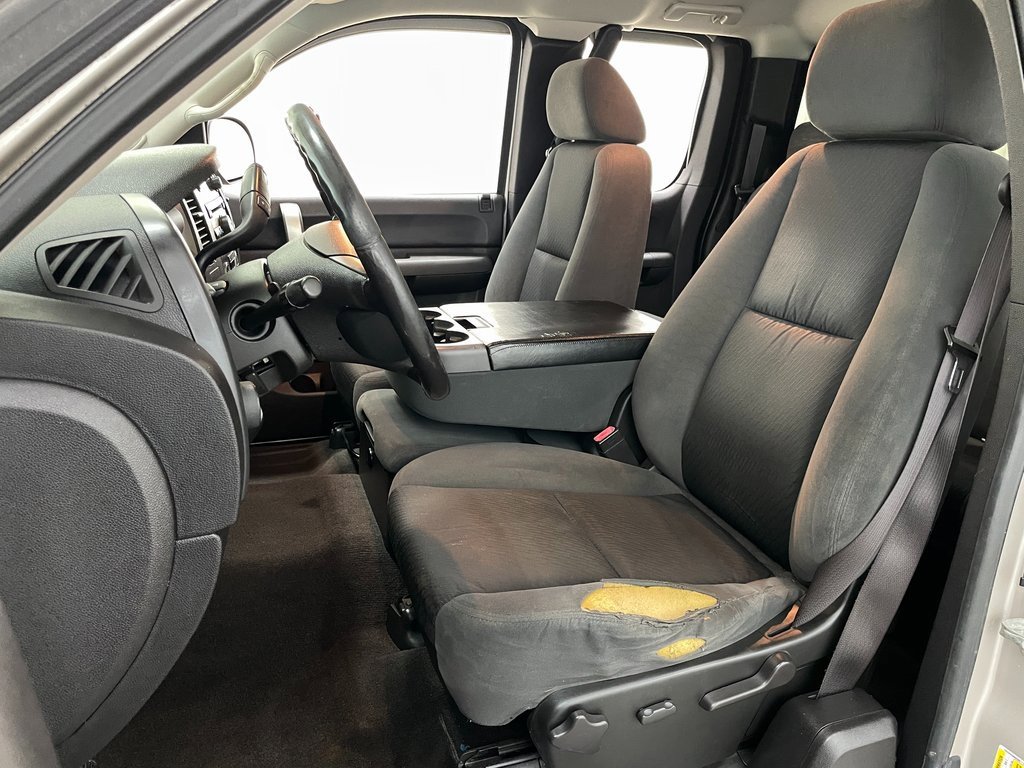 Used 2009 Chevrolet Silverado 2500 LT w/ Exterior Plus Package image 18