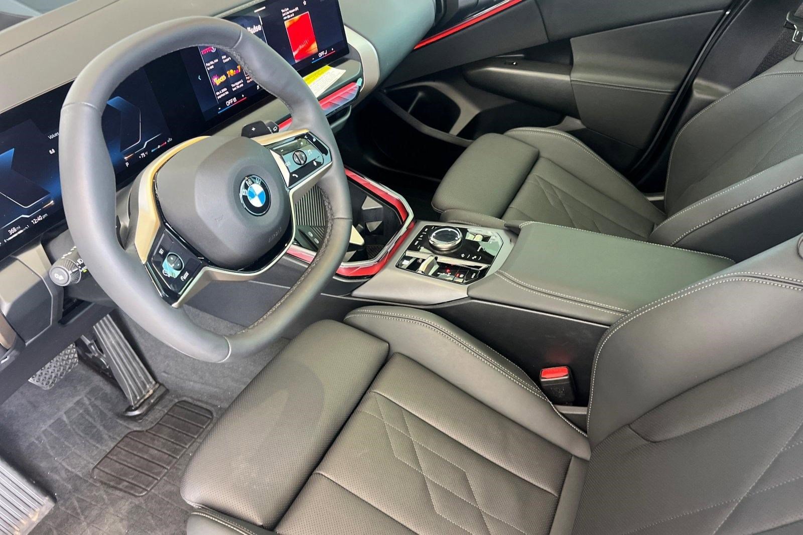 Used 2025 BMW X3 xDrive30i w/ Premium Package AWD/4WD image 4