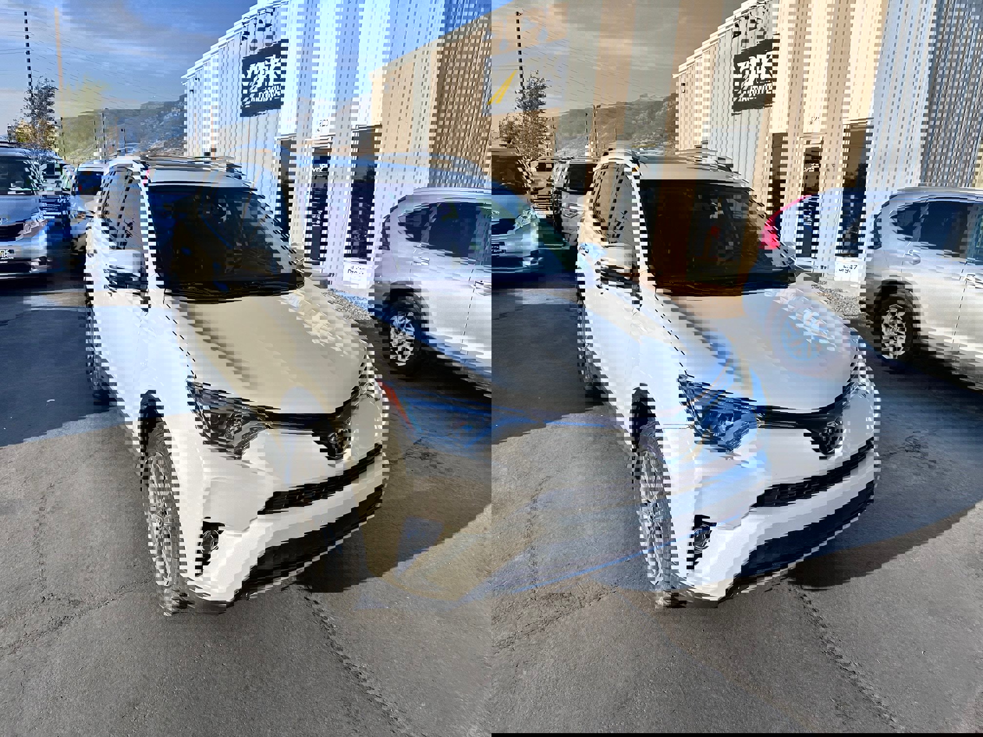 Used 2018 Toyota RAV4 Limited image 1