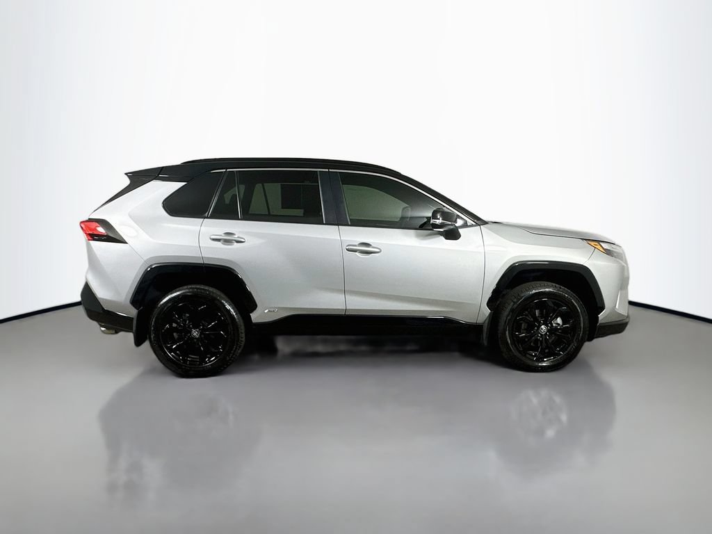 Used 2024 Toyota RAV4 XSE AWD/4WD image 7