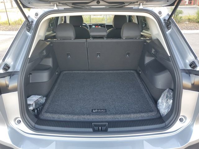 Certified 2025 Volkswagen Tiguan S image 6