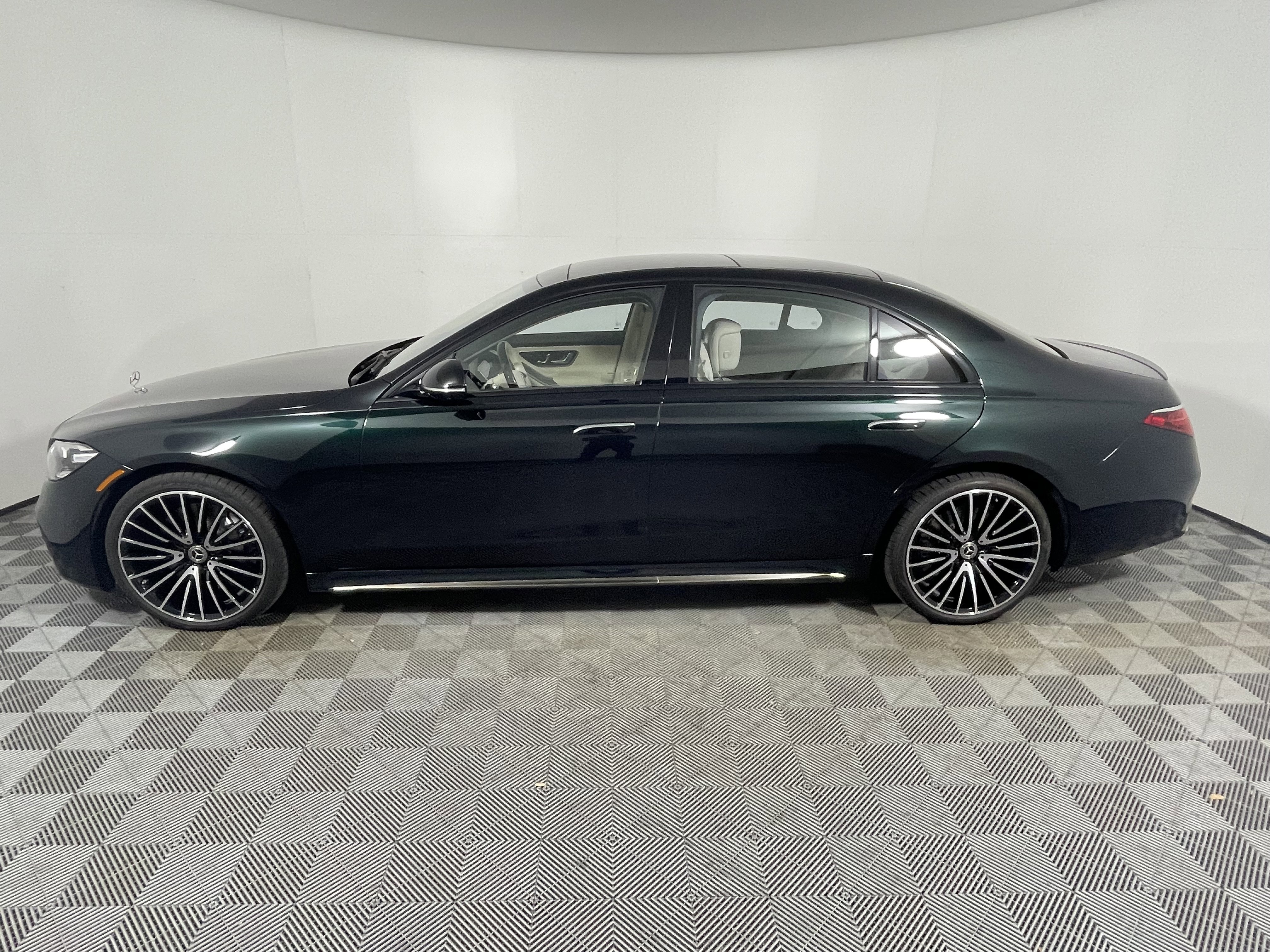 Certified 2023 Mercedes-Benz S 500 4MATIC image 6