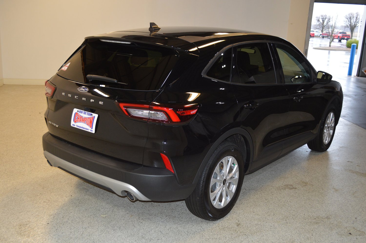 Used 2025 Ford Escape Active FWD image 3