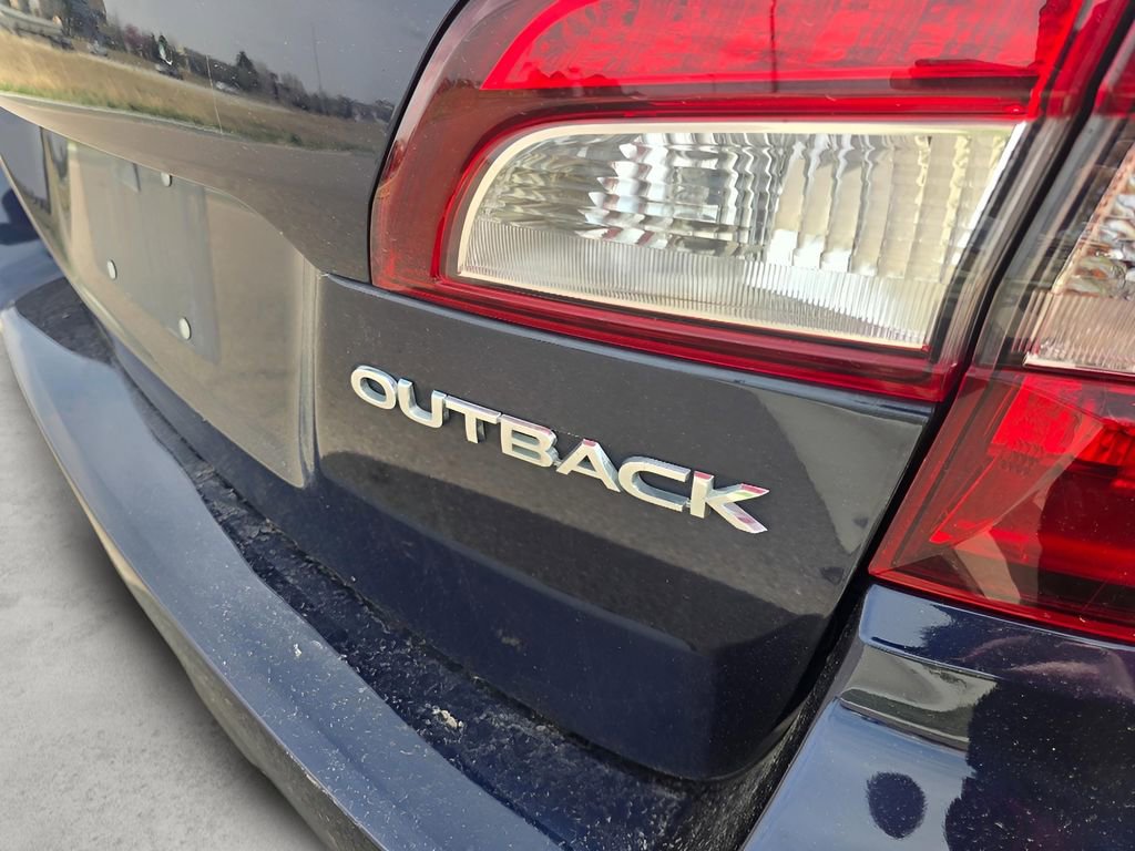 Used 2018 Subaru Outback 2.5i Premium AWD/4WD image 10