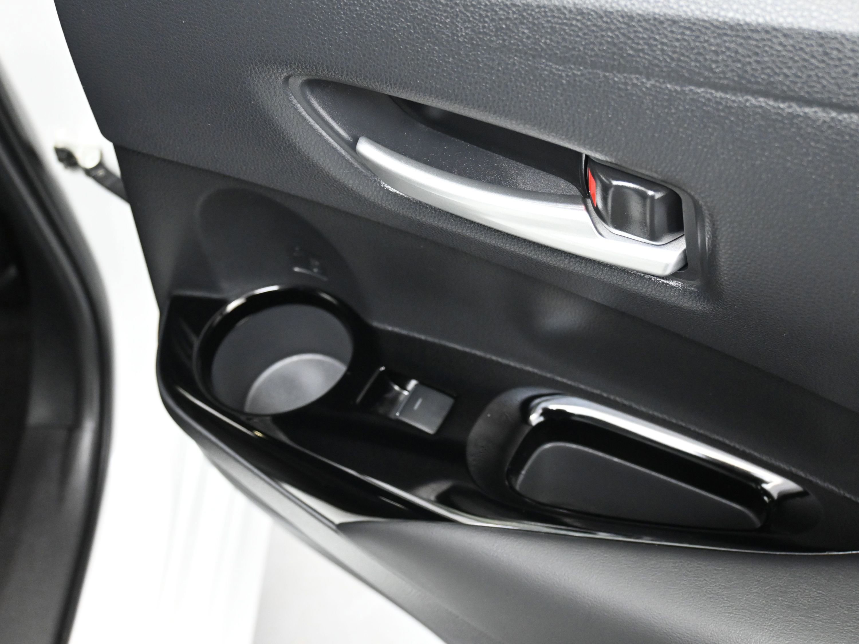 Used 2023 Toyota Corolla SE image 32