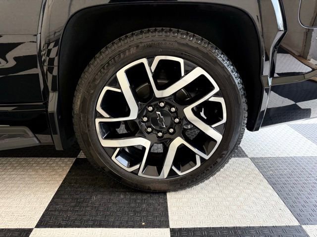 Used 2025 Chevrolet Silverado EV RST image 12