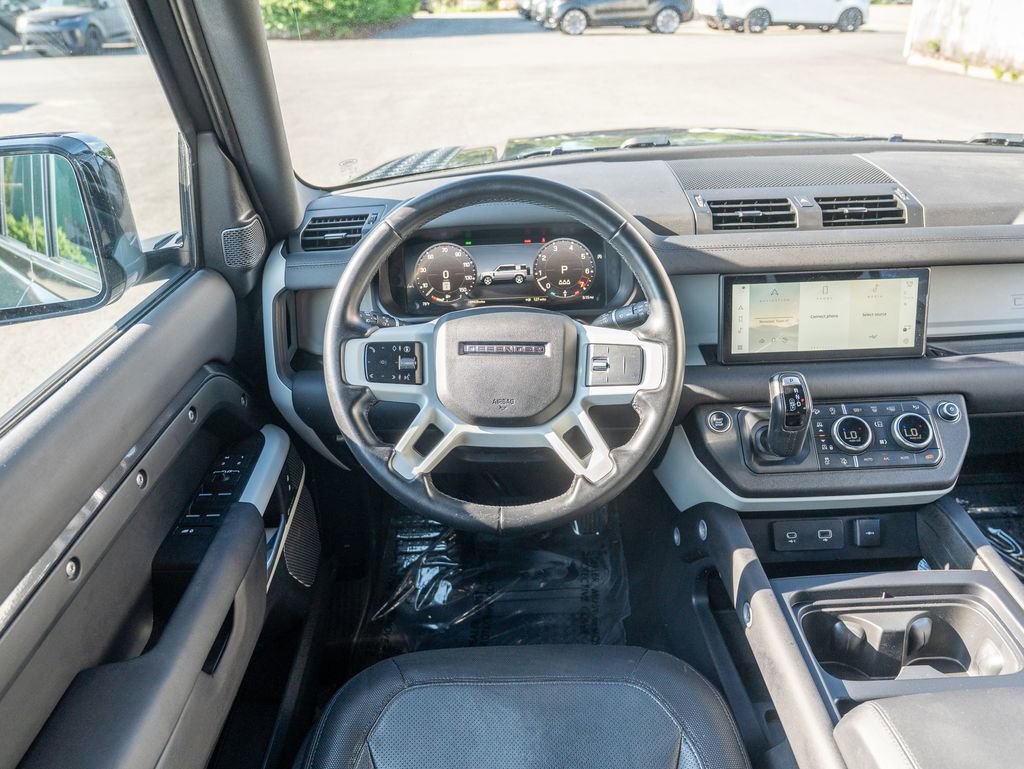 Used 2024 Land Rover Defender 110 X-Dynamic SE AWD/4WD image 13