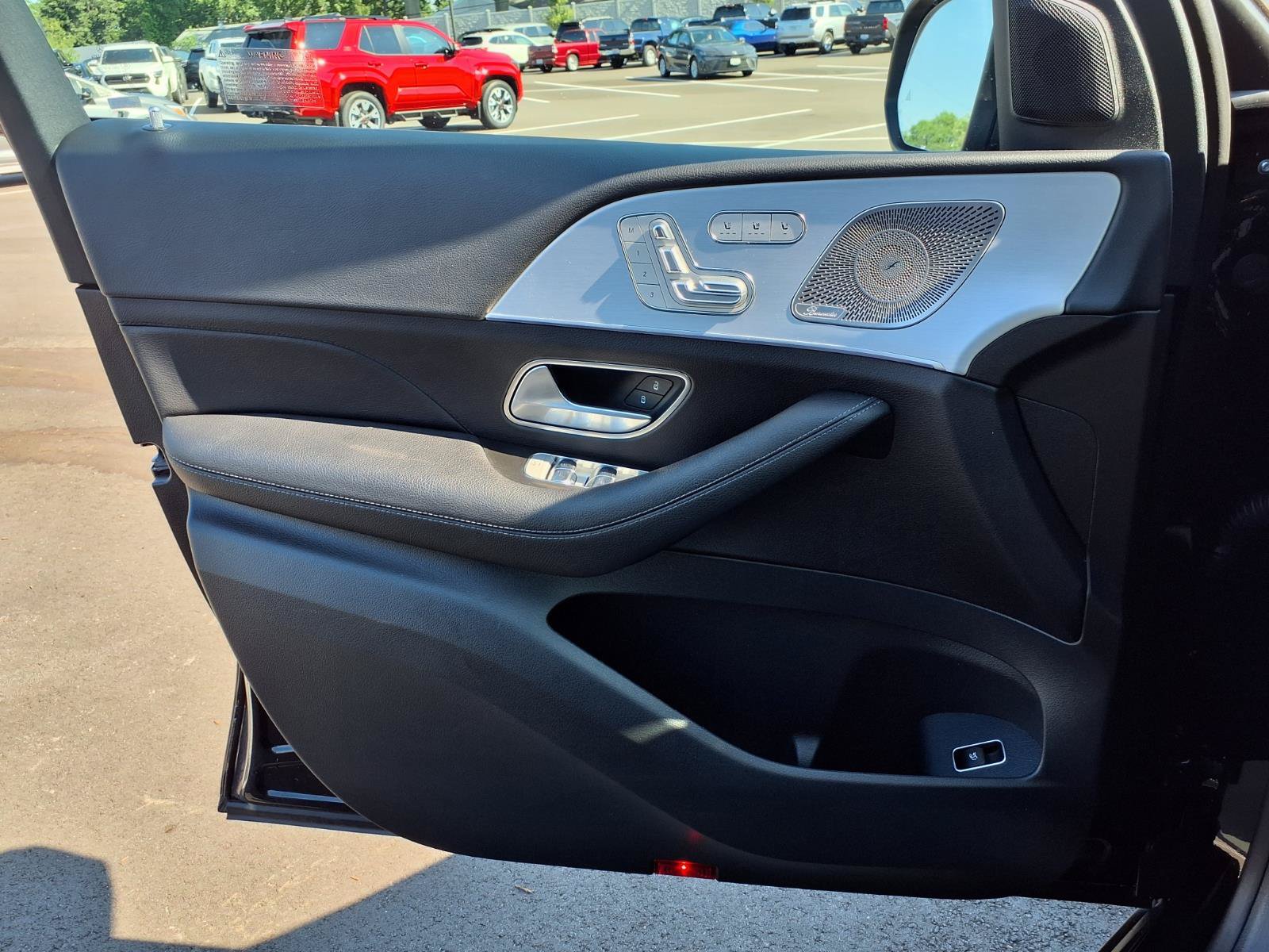 Used 2025 Mercedes-Benz GLS 450 4MATIC image 19