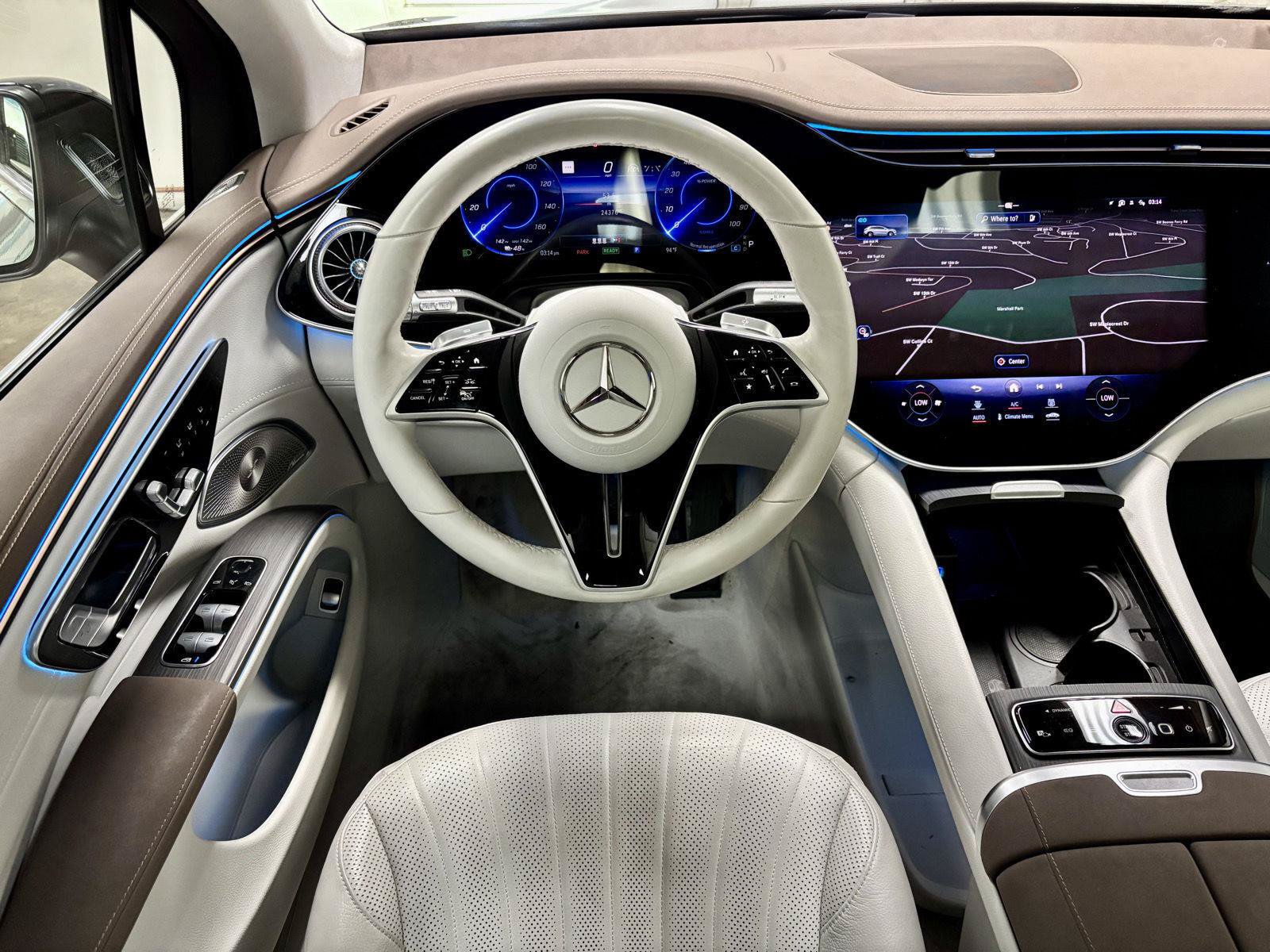 Used 2023 Mercedes-Benz EQS 580 4MATIC SUV image 2