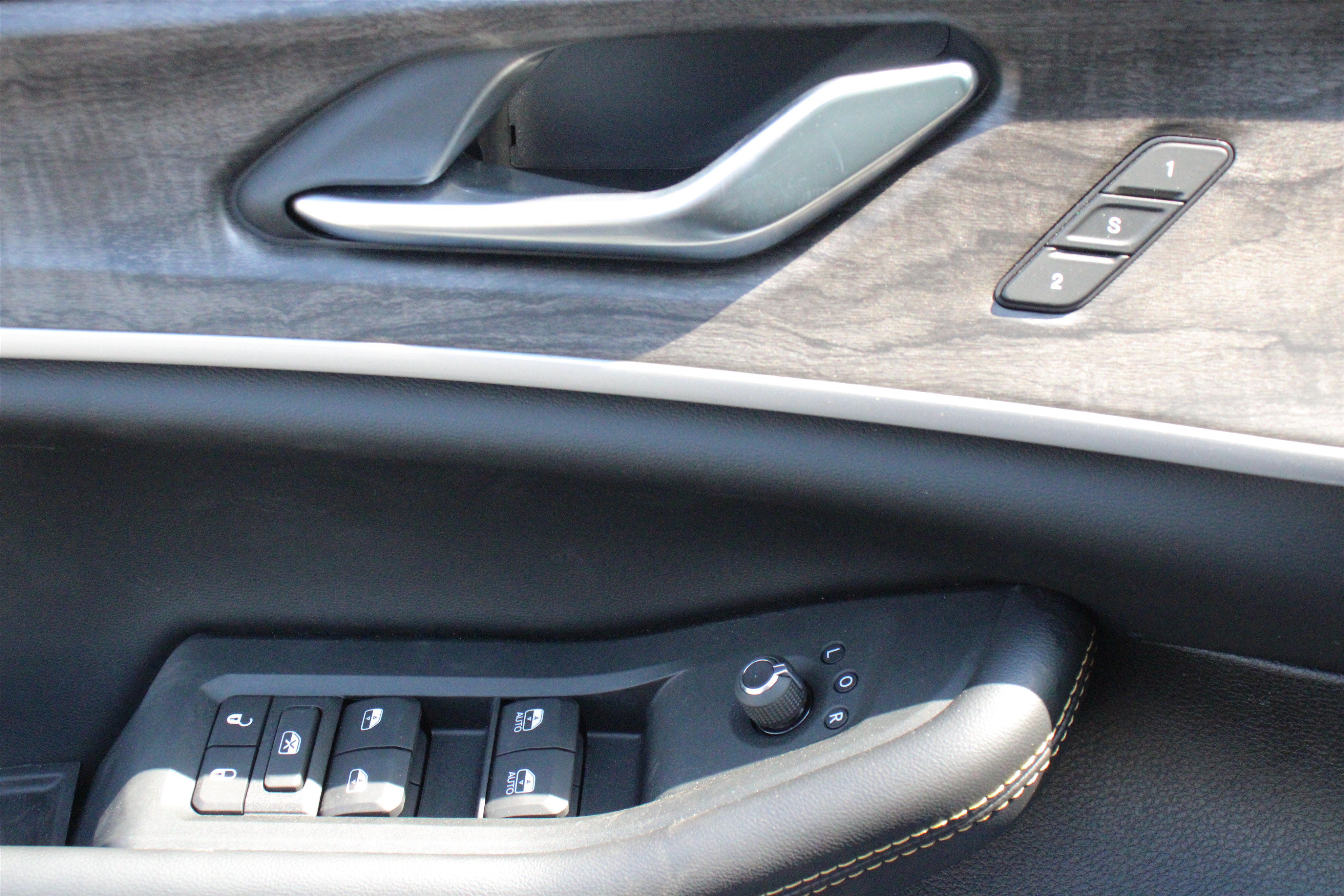 New 2026 Jeep Grand Cherokee Limited AWD/4WD image 7