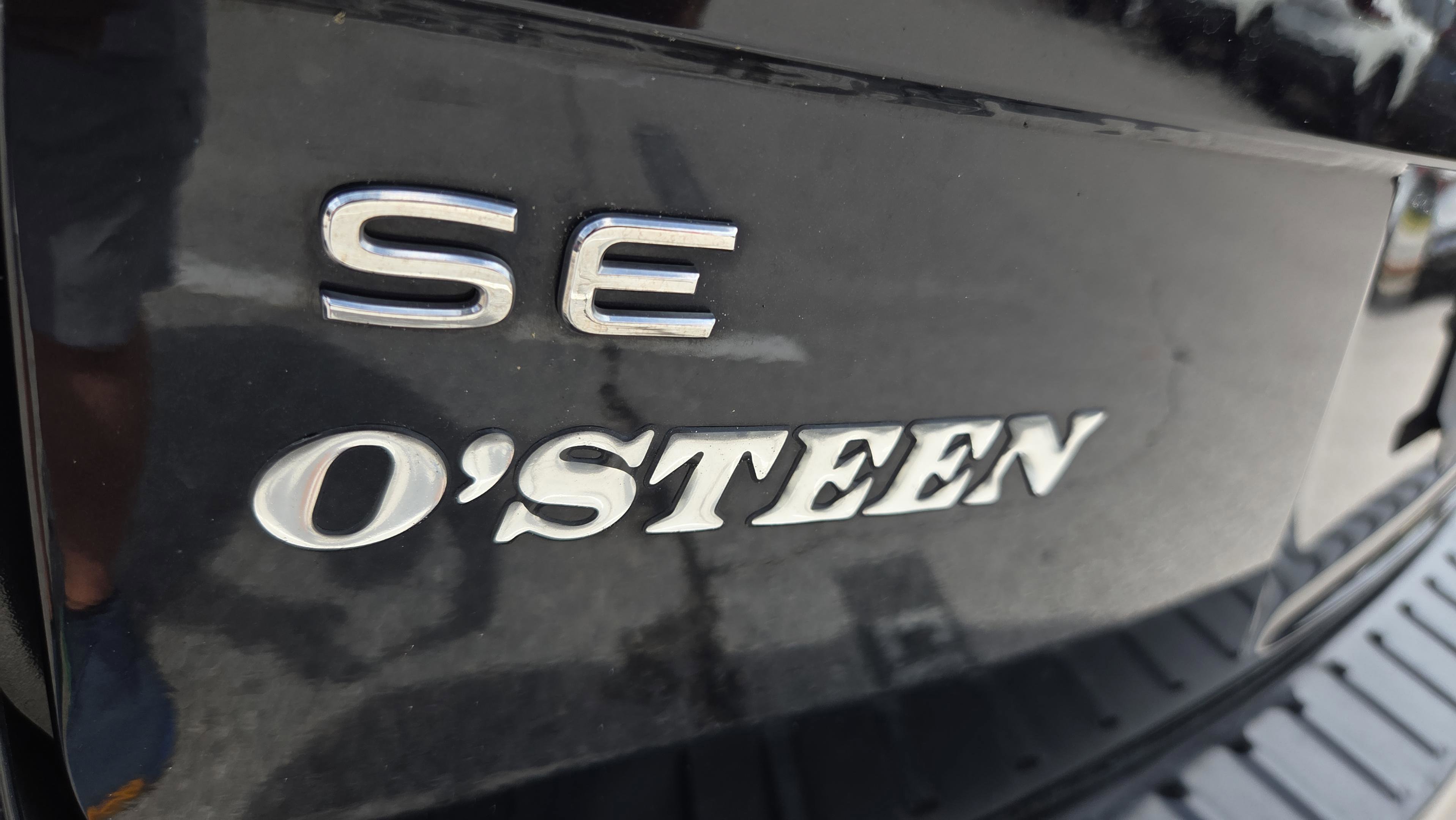 Used 2022 Volkswagen Tiguan SE image 16