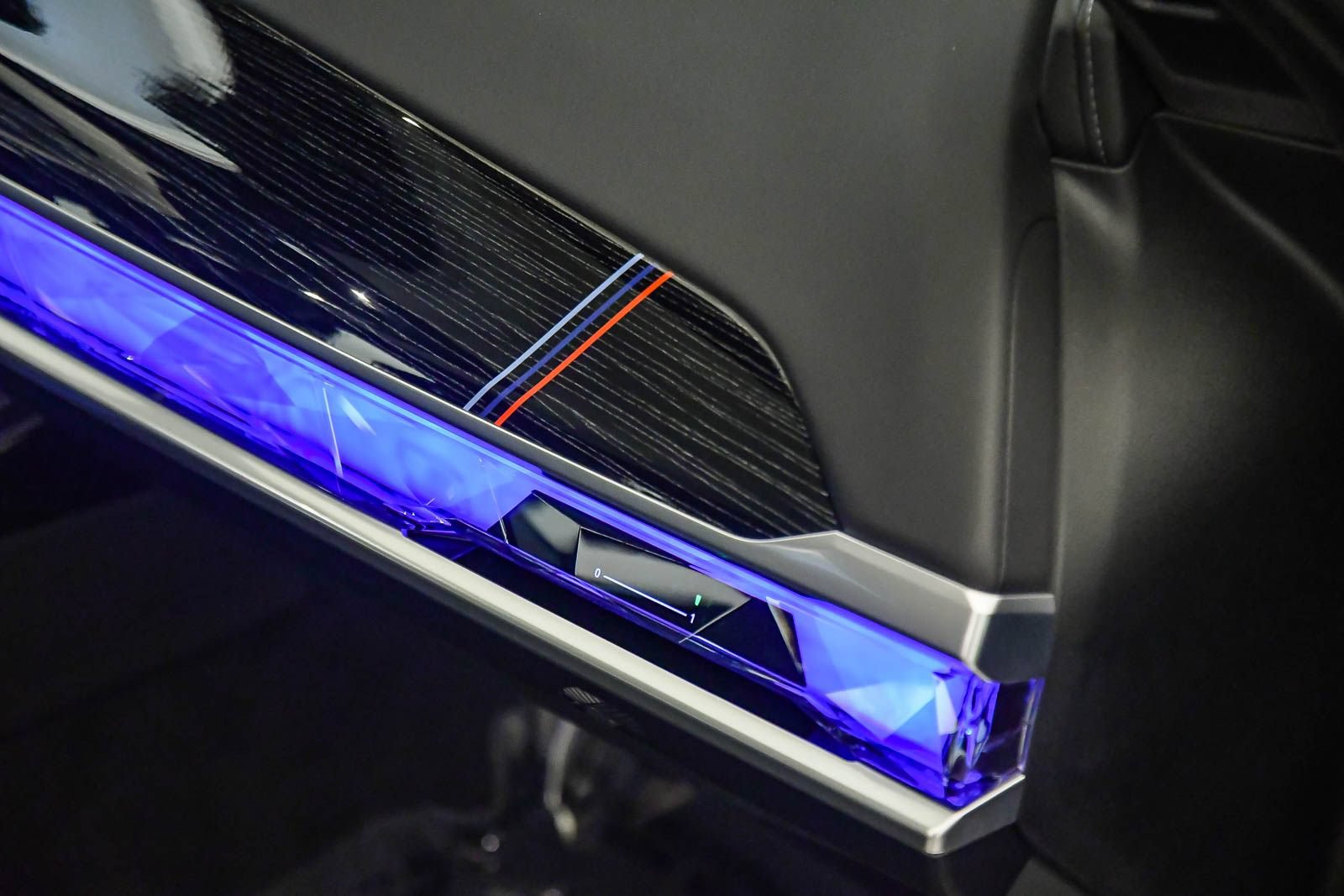 Certified 2025 BMW i7 eDrive50 w/ M Sport Package RWD image 16