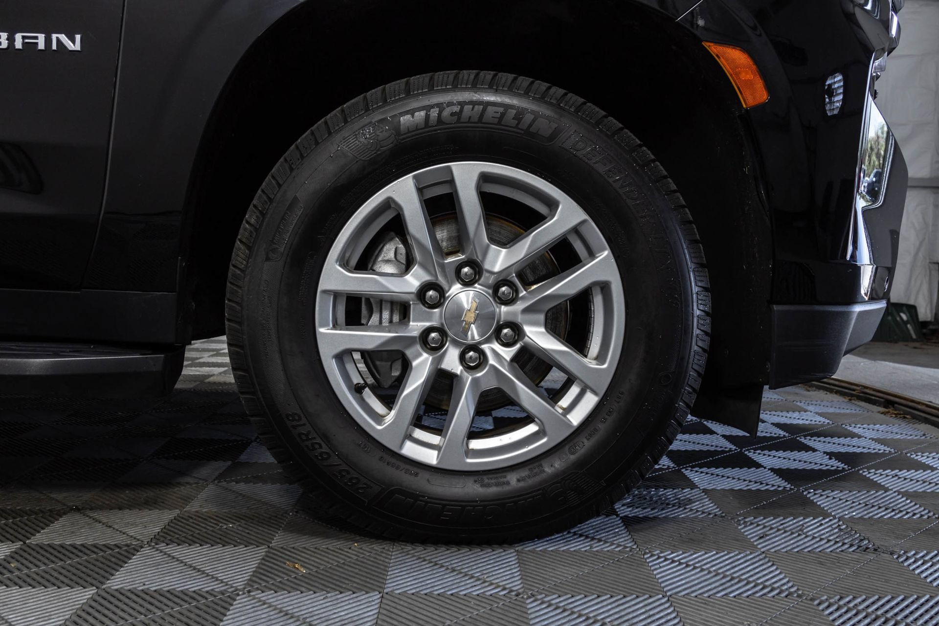 Used 2022 Chevrolet Suburban LT AWD/4WD image 48