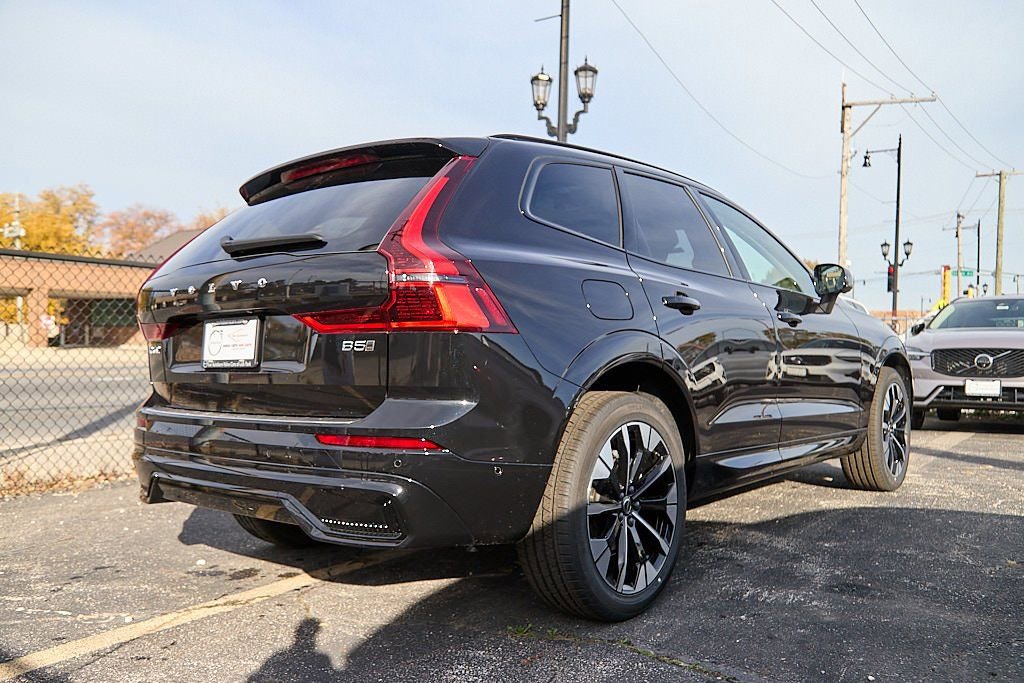 New 2026 Volvo XC60 B5 Plus w/ Protection Package Premier image 8