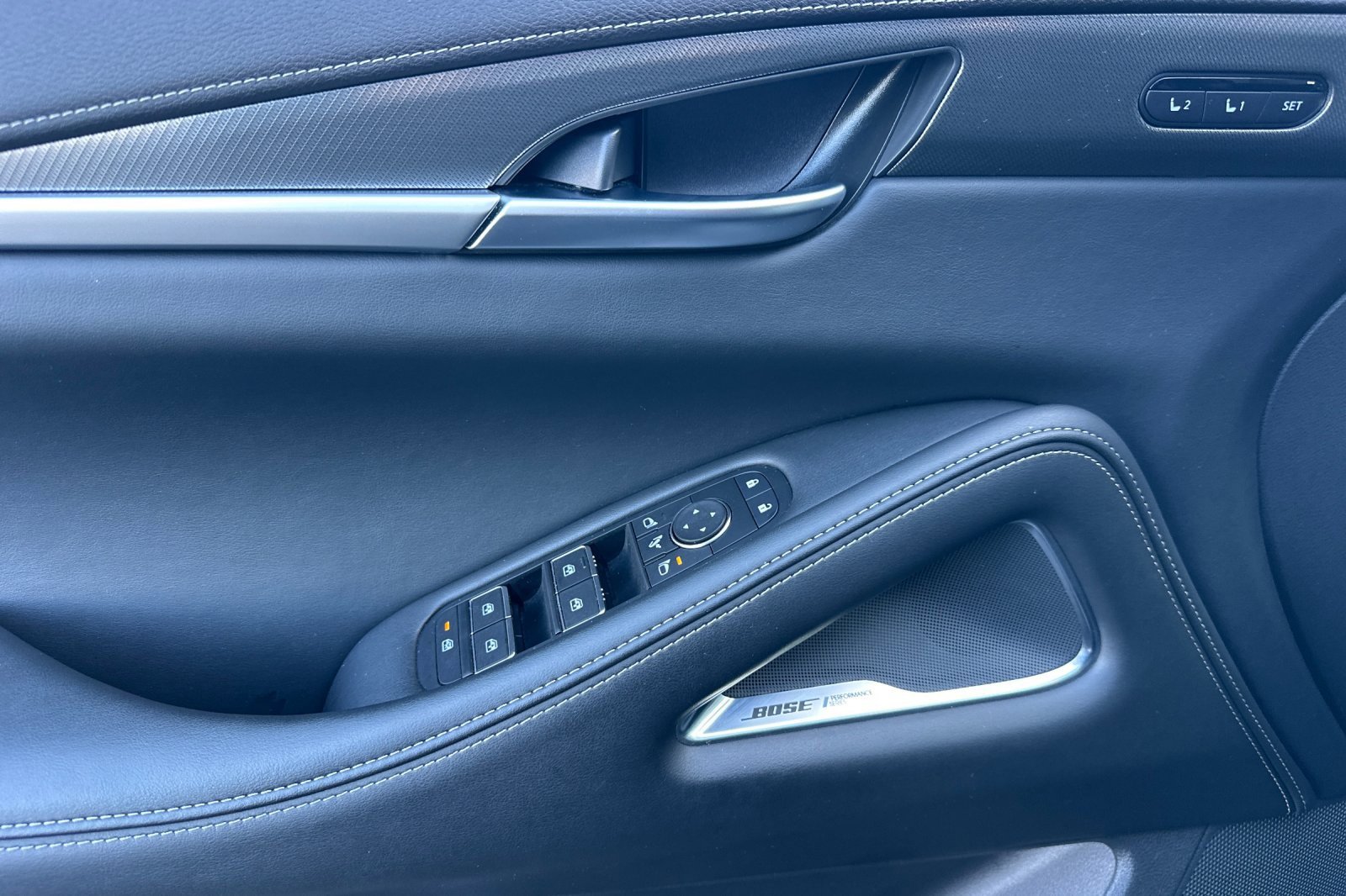 Certified 2025 INFINITI QX60 Luxe w/ Black Edition image 12