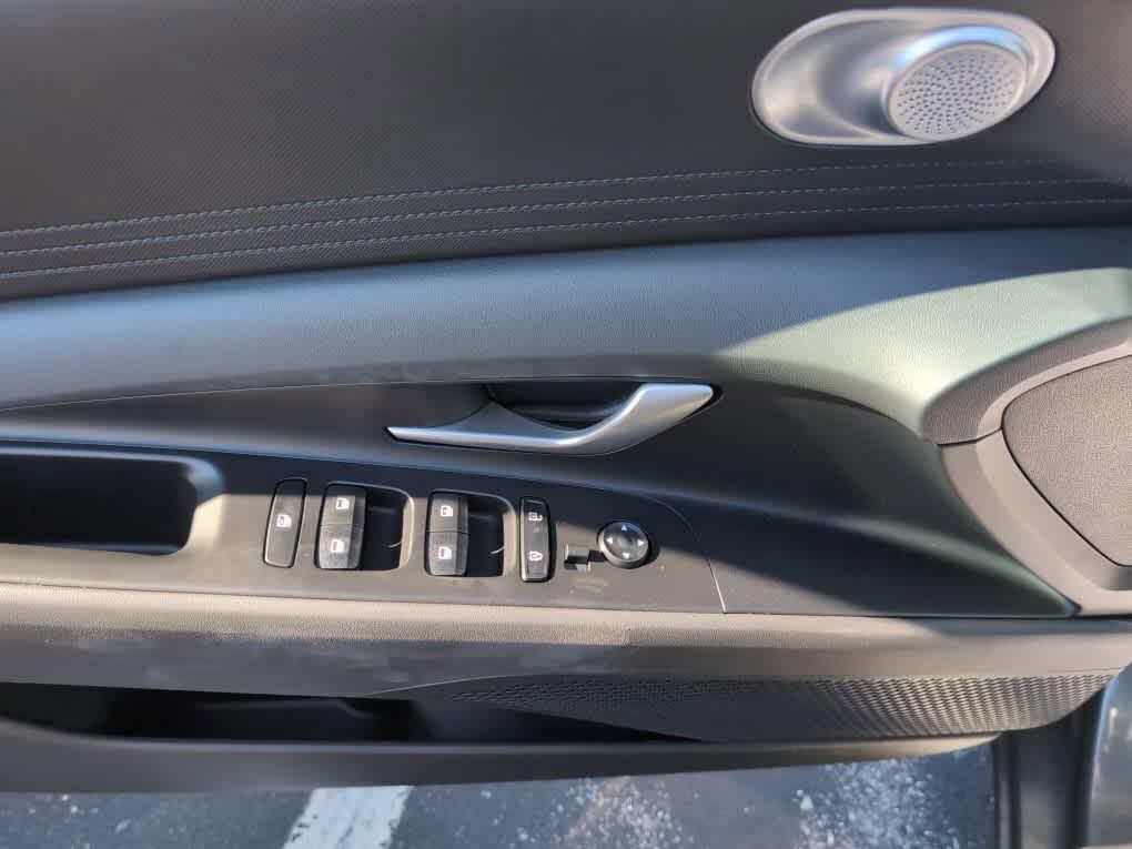 New 2026 Hyundai Elantra SE FWD image 28