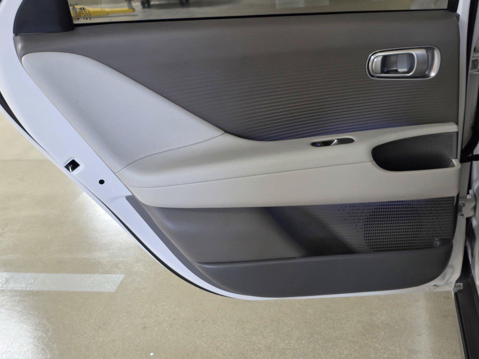 Used 2023 Hyundai Ioniq 6 SEL RWD image 13