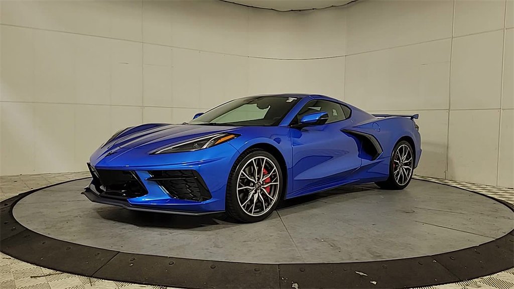 Used 2025 Chevrolet Corvette Stingray Premium Cpe w/ Z51 Performance Package image 4