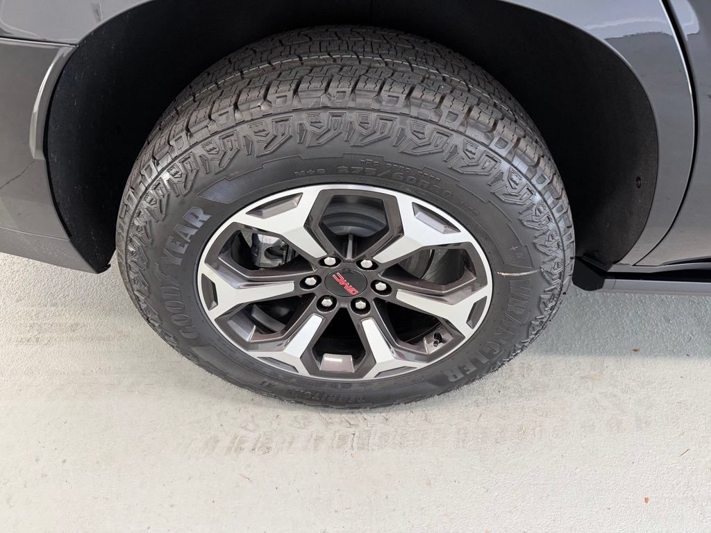 New 2026 GMC Yukon AT4 Ultimate w/ LPO, Floor Liner Package AWD/4WD image 4