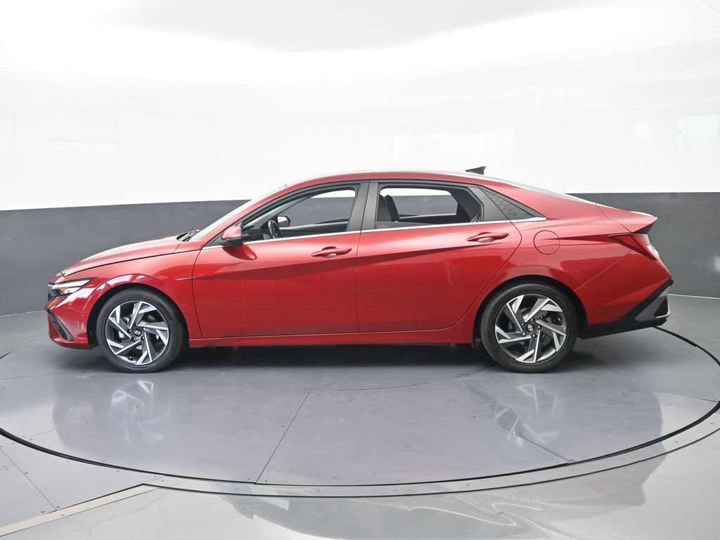 Used 2024 Hyundai Elantra Limited FWD image 3