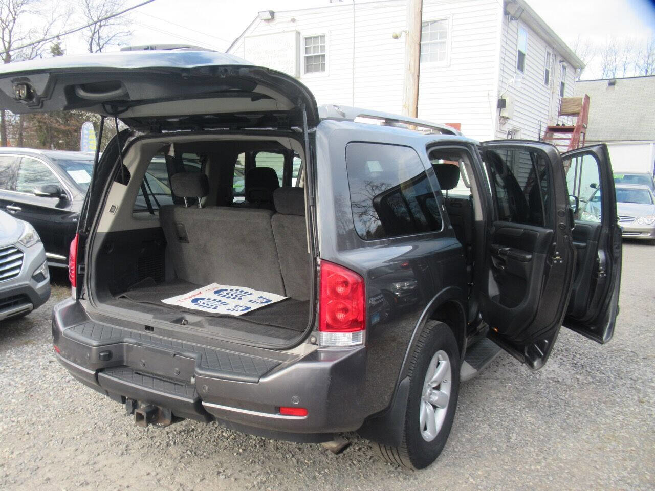 Used 2012 Nissan Armada SV image 11