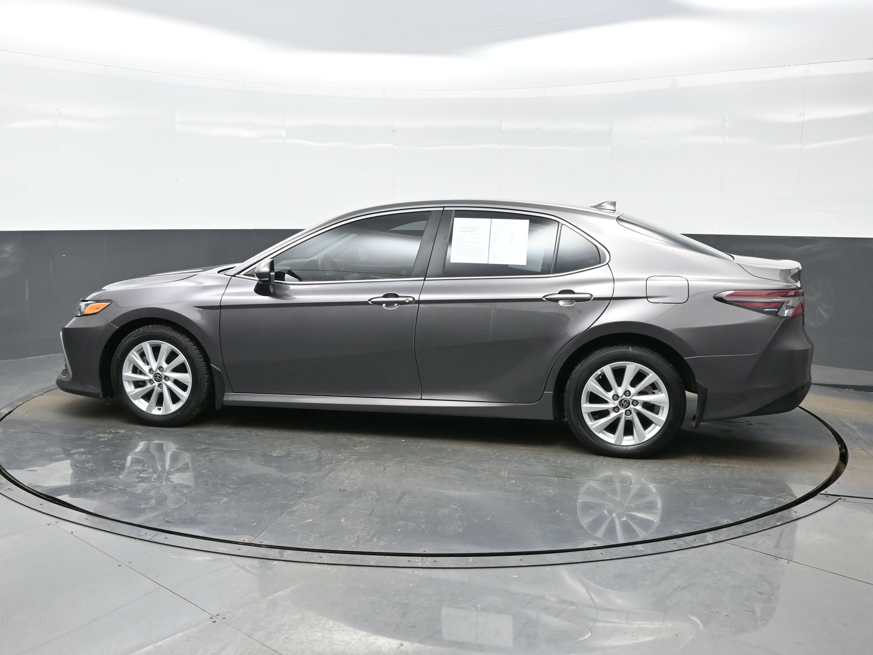 Used 2024 Toyota Camry LE image 3