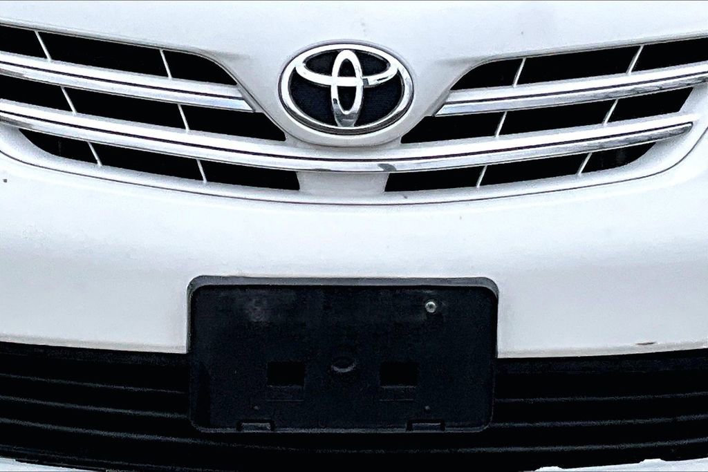 Used 2013 Toyota Corolla LE w/ Premium Pkg image 12