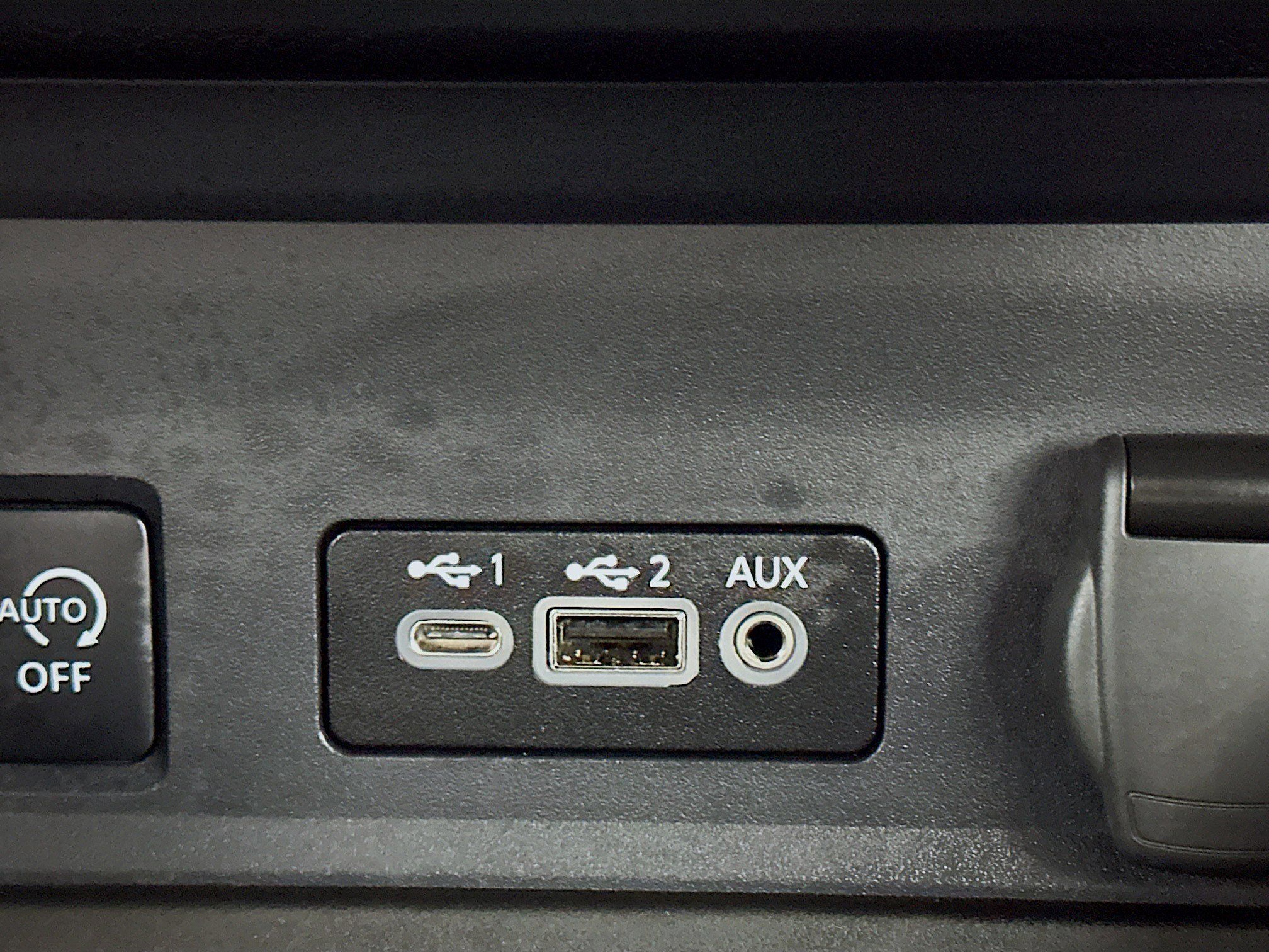 Used 2025 Nissan Sentra SV image 24