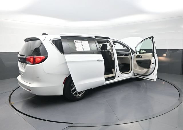 Used 2024 Chrysler Voyager LX FWD image 37