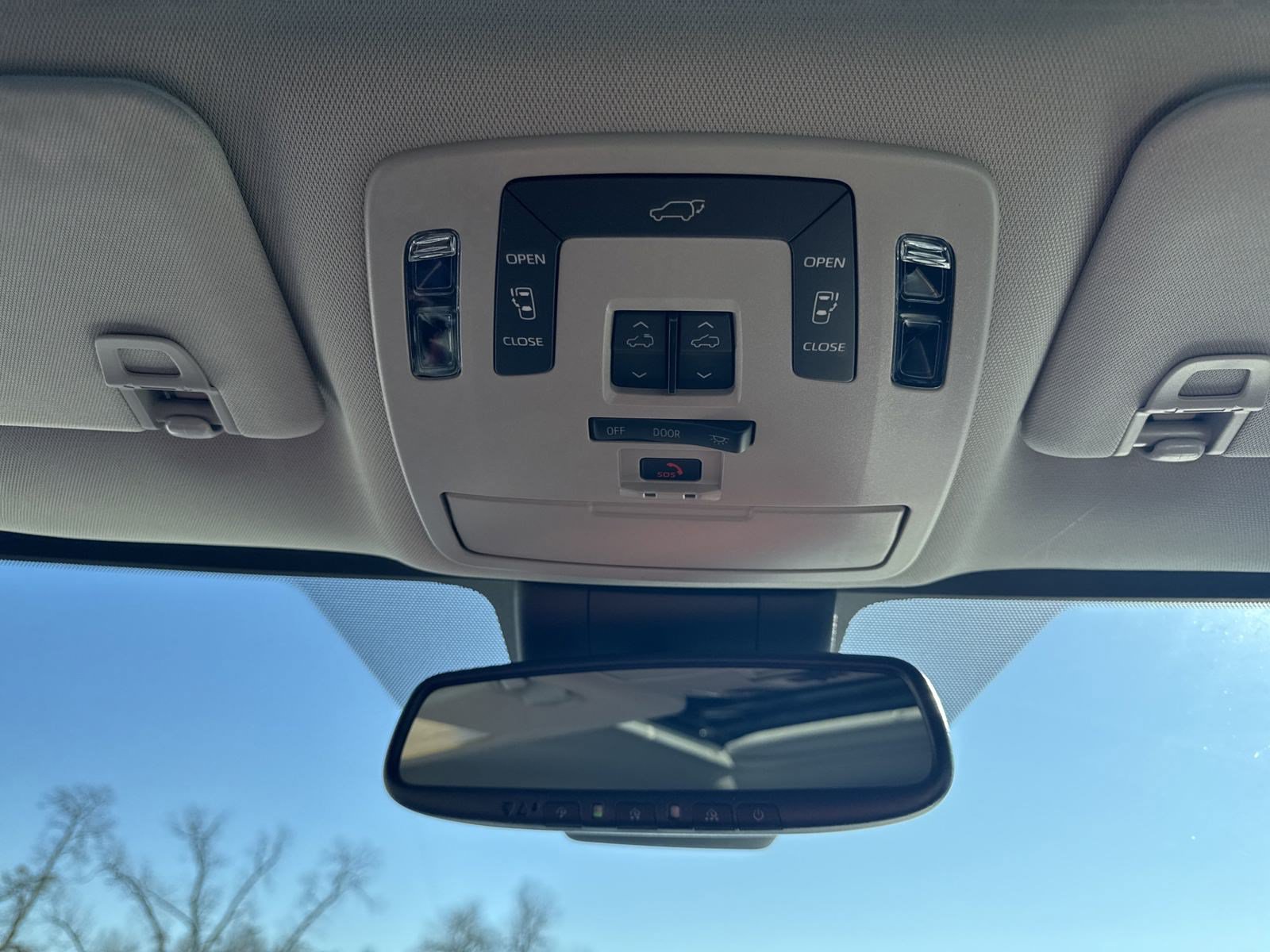 New 2025 Toyota Sienna XLE FWD image 22