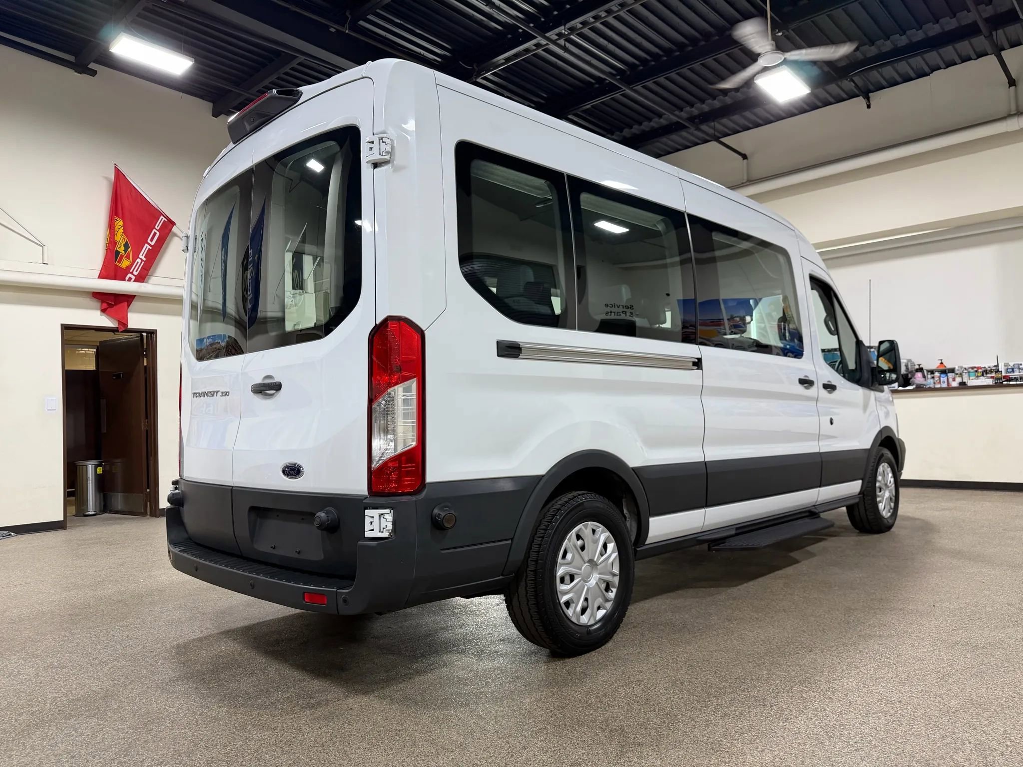 Used 2018 Ford Transit 350 XL image 5