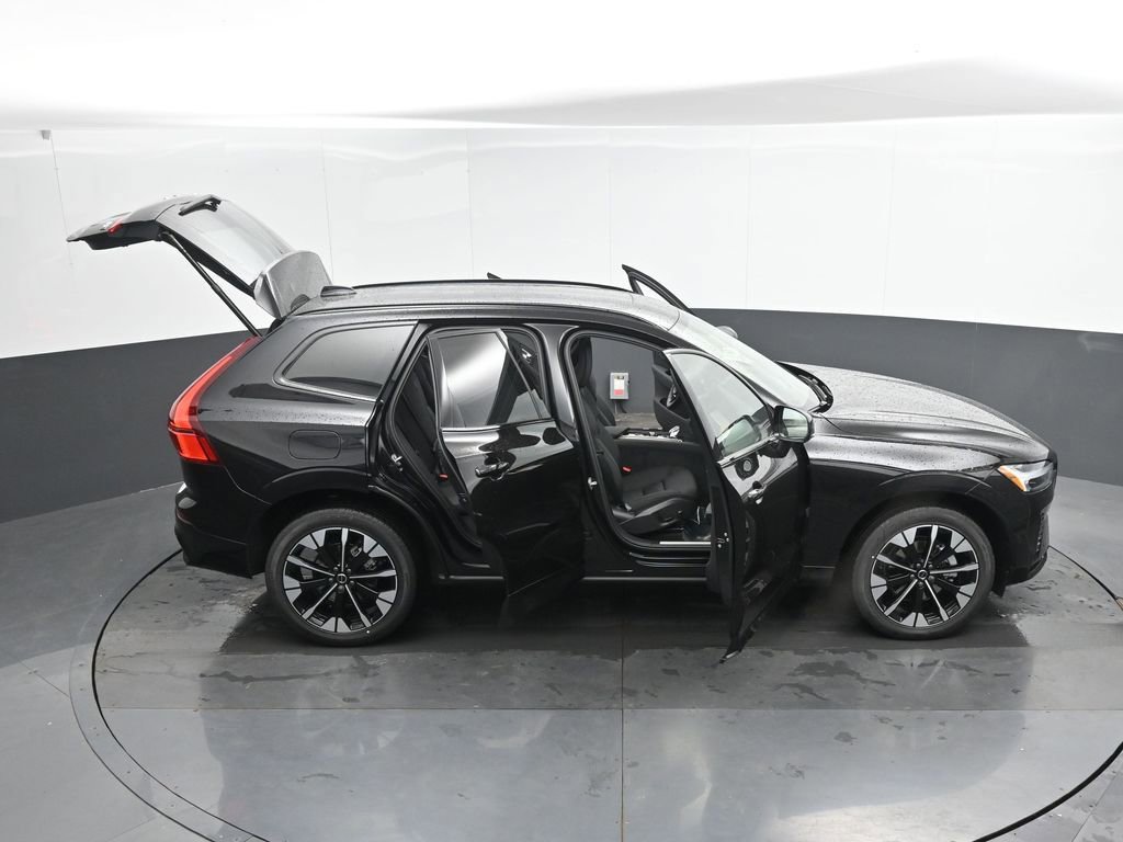 New 2026 Volvo XC60 B5 Plus w/ Protection Package Premier image 48