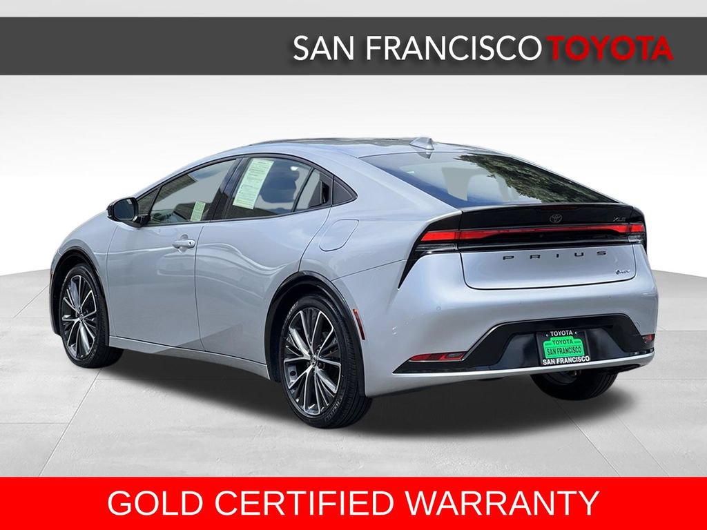 Certified 2024 Toyota Prius XLE FWD image 3