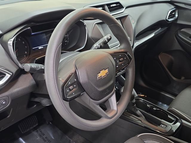Used 2021 Chevrolet TrailBlazer LT w/ Driver Confidence Package FWD image 14