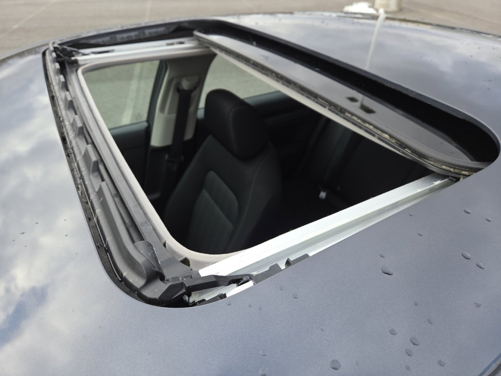 Used 2023 Honda Civic EX image 4