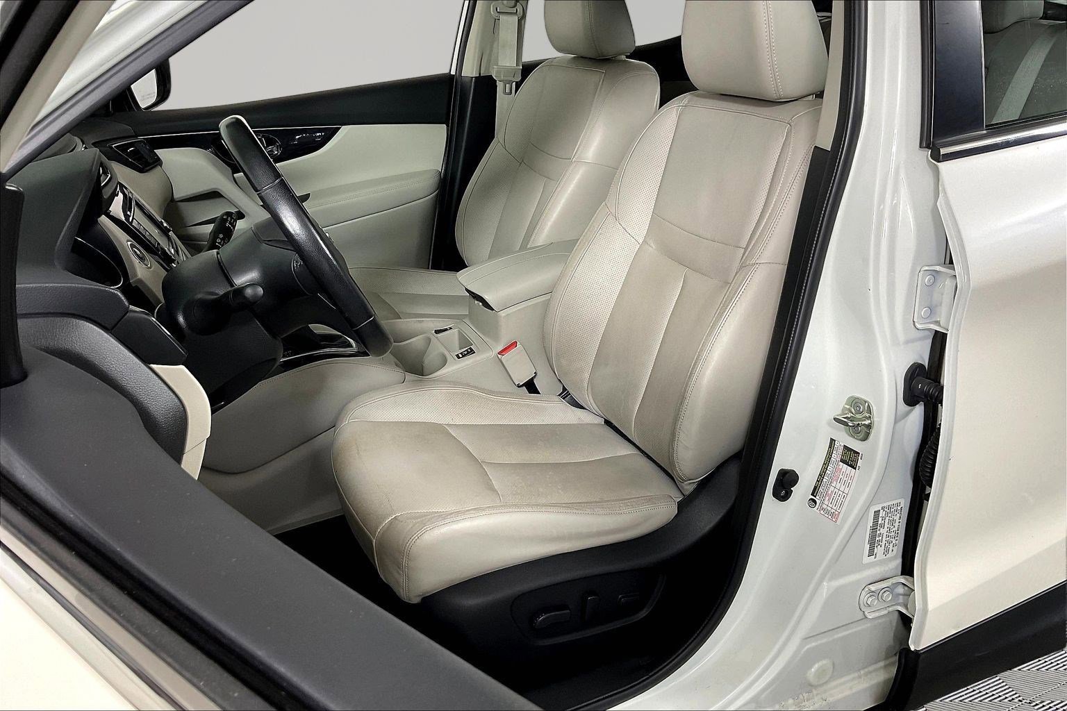 Certified 2018 Nissan Rogue Sport SL w/ SL Premium Package AWD/4WD image 21