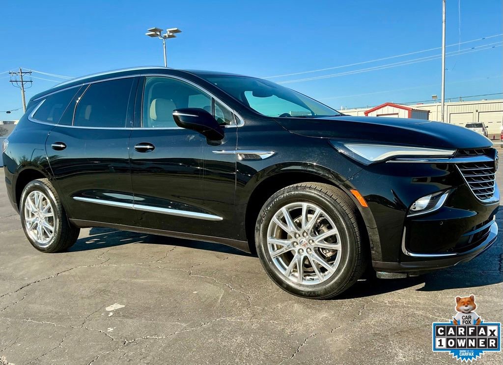 Used 2023 Buick Enclave Essence w/ Experience Buick Package image 7