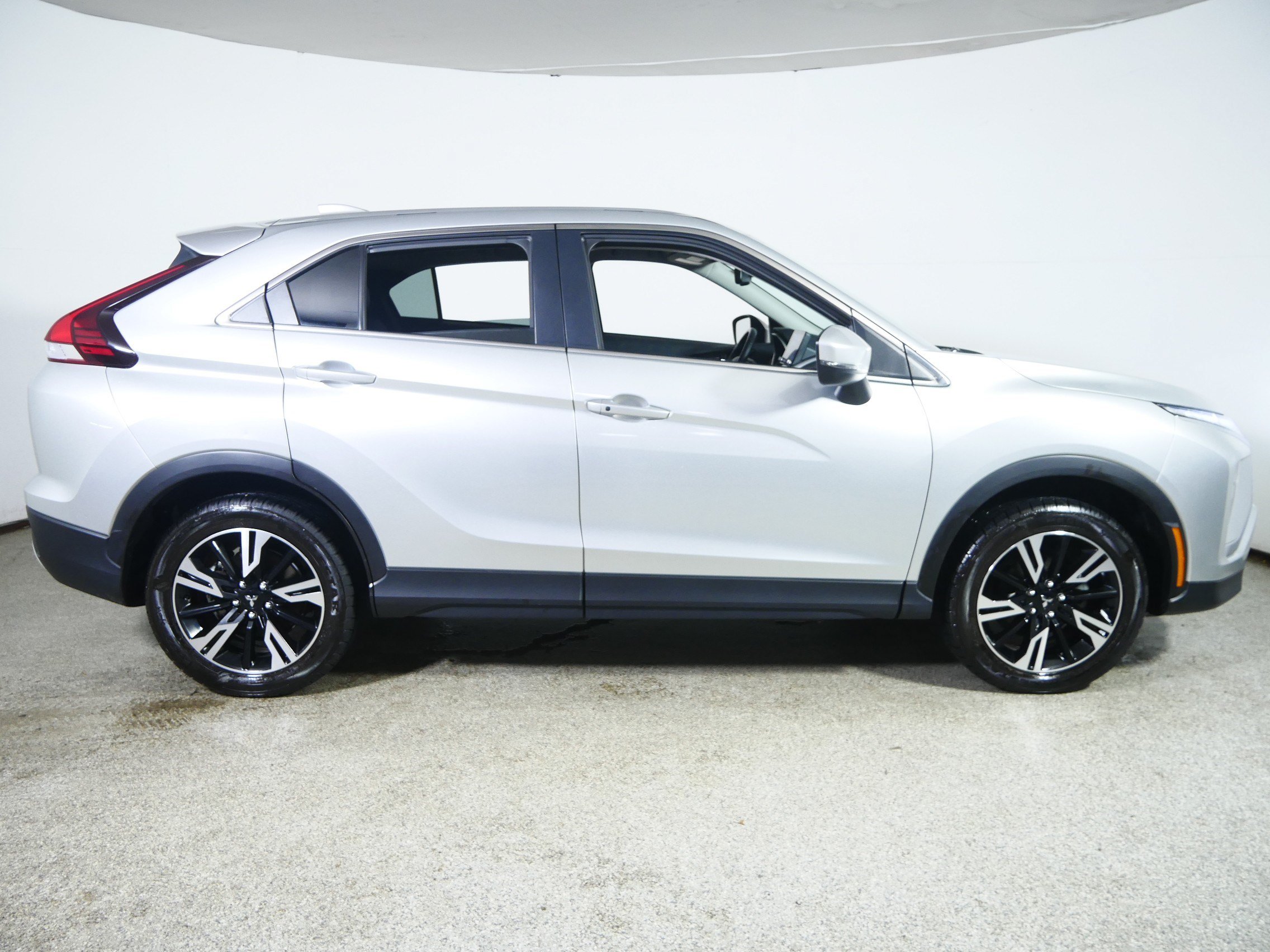 Used 2024 Mitsubishi Eclipse Cross SE AWD/4WD image 8