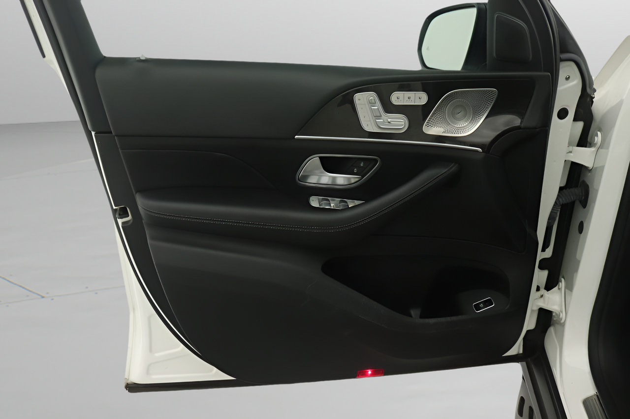 Used 2022 Mercedes-Benz GLS 450 4MATIC image 17
