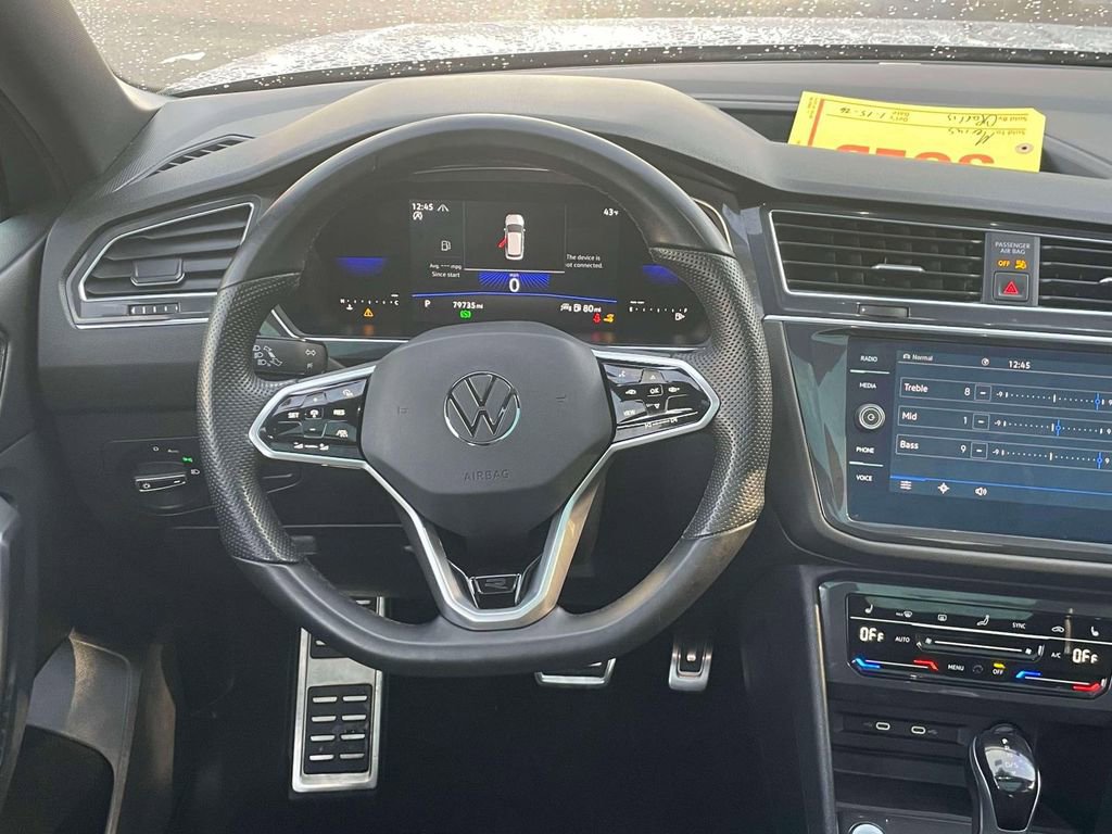 Used 2023 Volkswagen Tiguan SE R-Line image 14