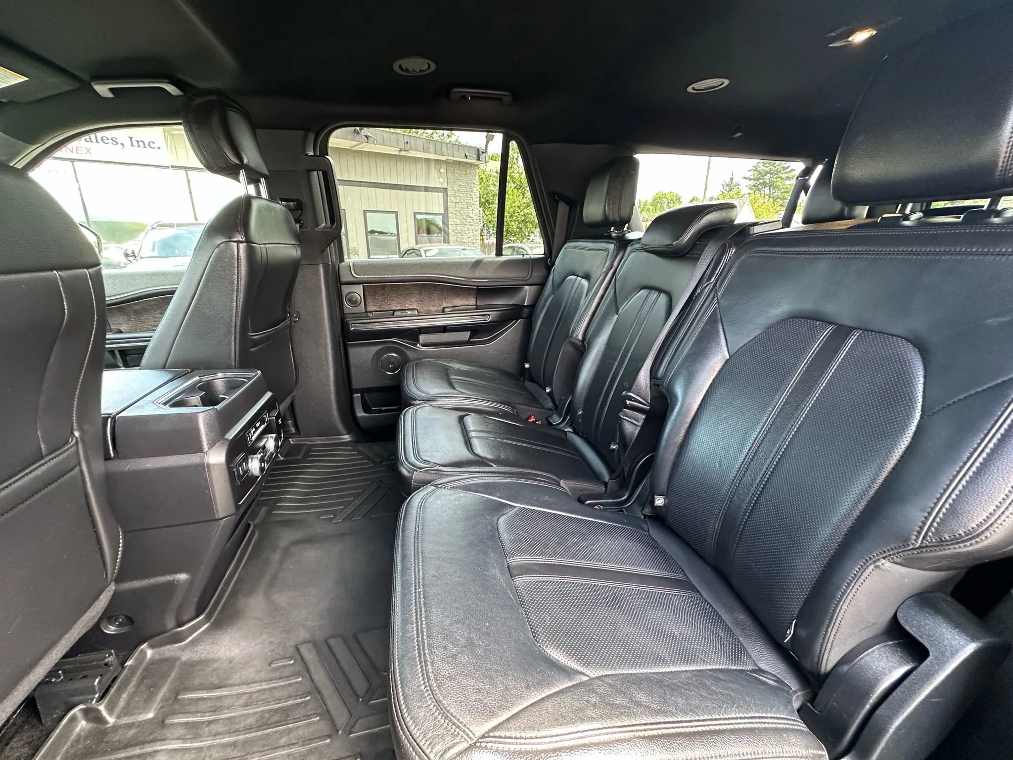 Used 2018 Ford Expedition Max Limited image 11