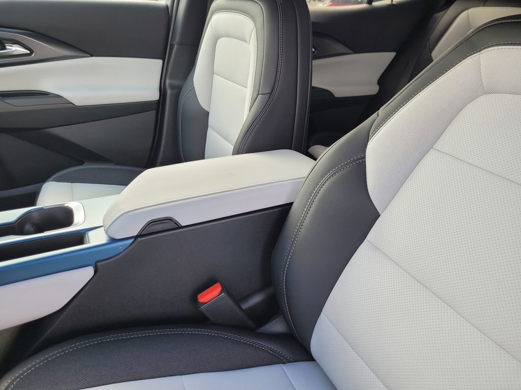 New 2026 Chevrolet Equinox EV LT image 12