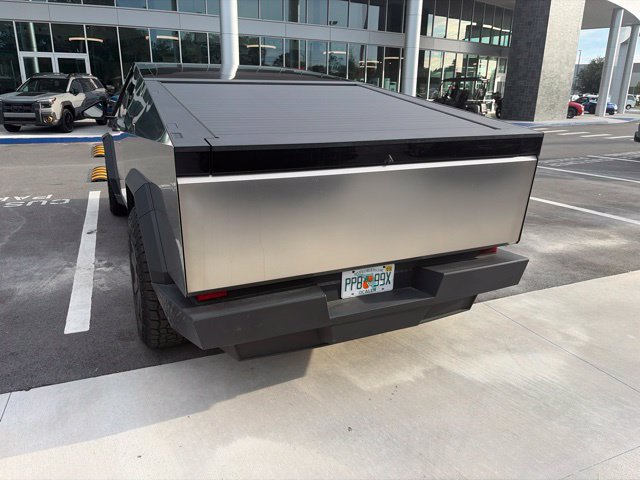 Used 2024 Tesla Cybertruck AWD Crew Cab image 6