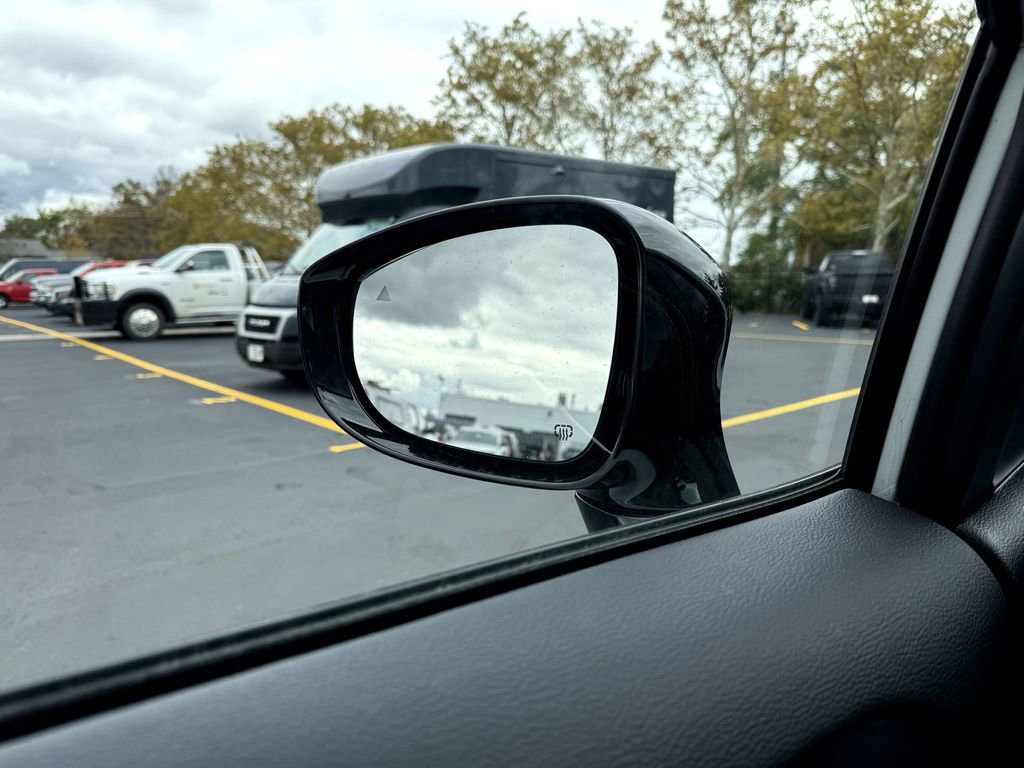 New 2026 Chrysler Pacifica Limited w/ Uconnect Theater Family Group image 15